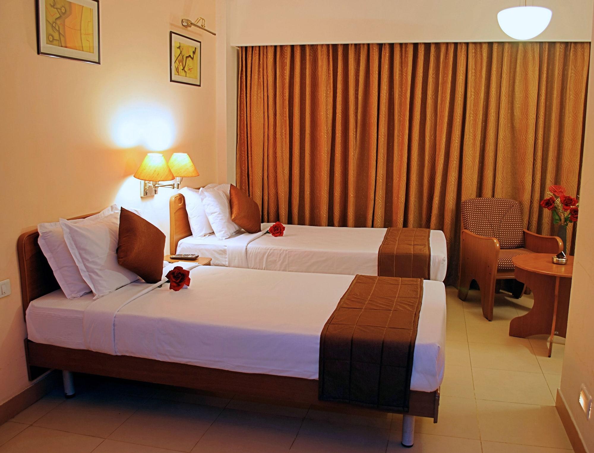 Super Townhouse Koyambedu Hotel Chennai Exterior foto