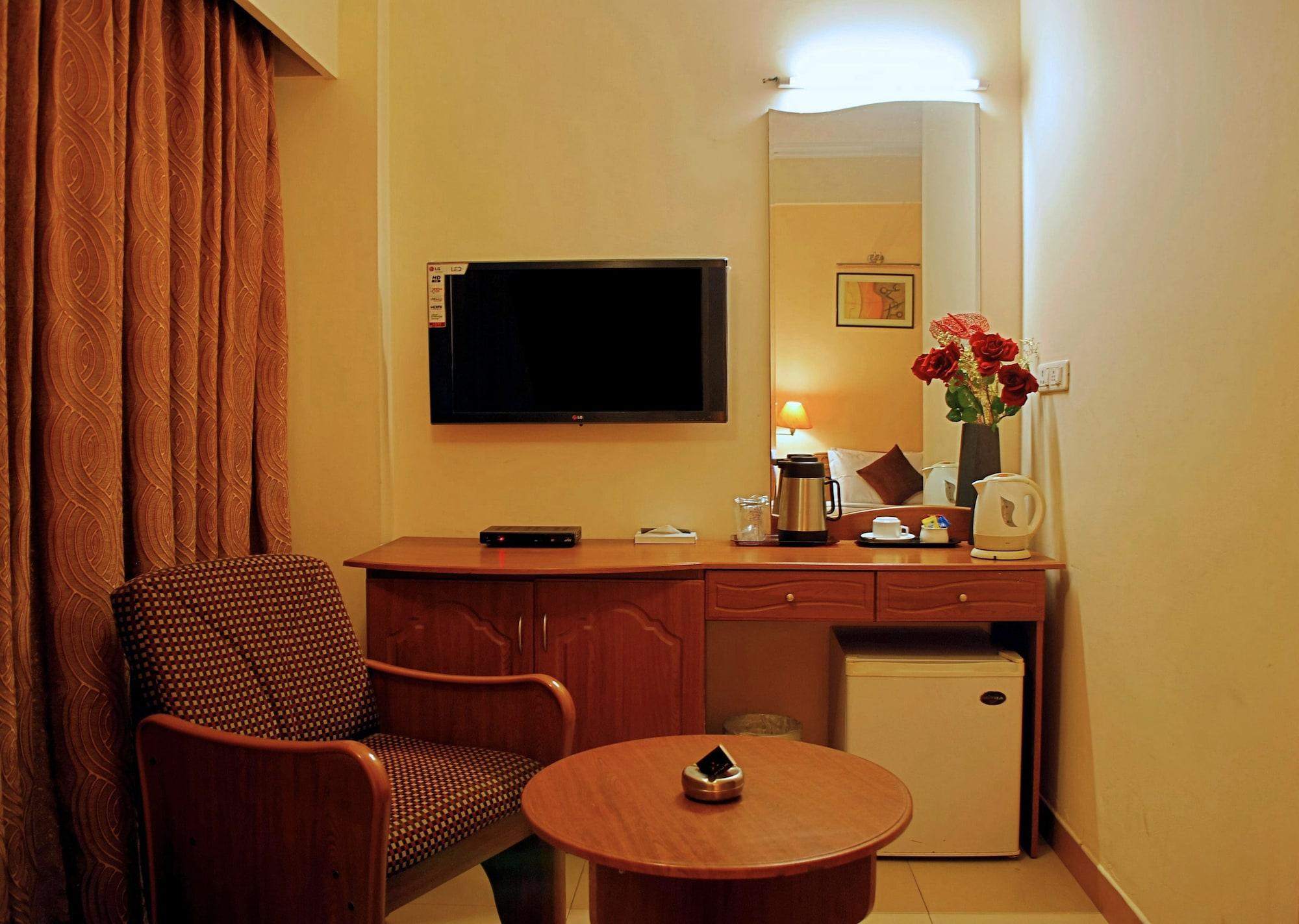Super Townhouse Koyambedu Hotel Chennai Exterior foto