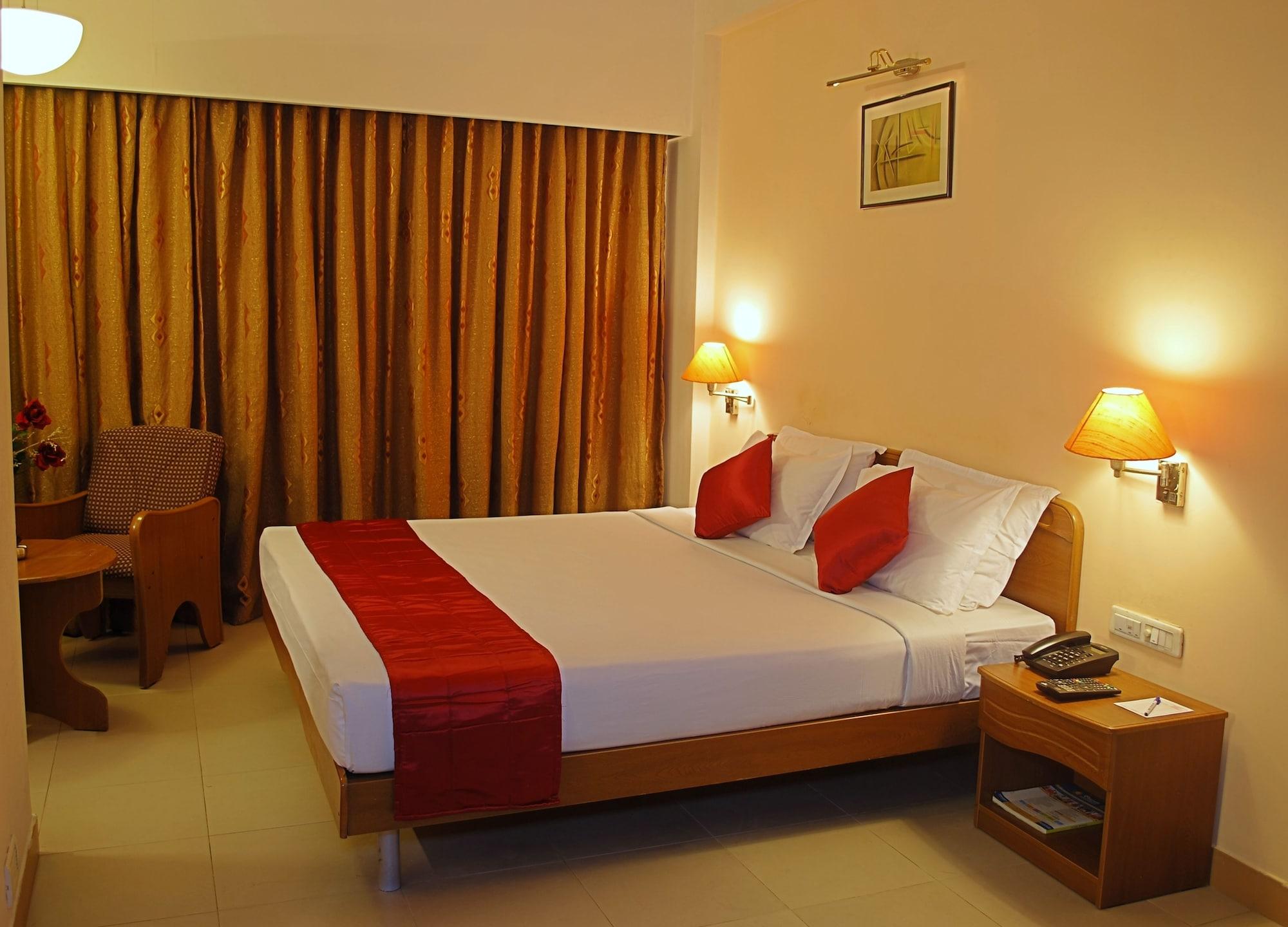 Super Townhouse Koyambedu Hotel Chennai Exterior foto