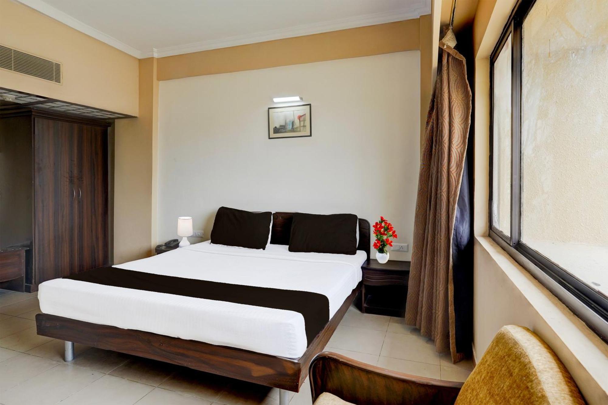 Super Townhouse Koyambedu Hotel Chennai Exterior foto