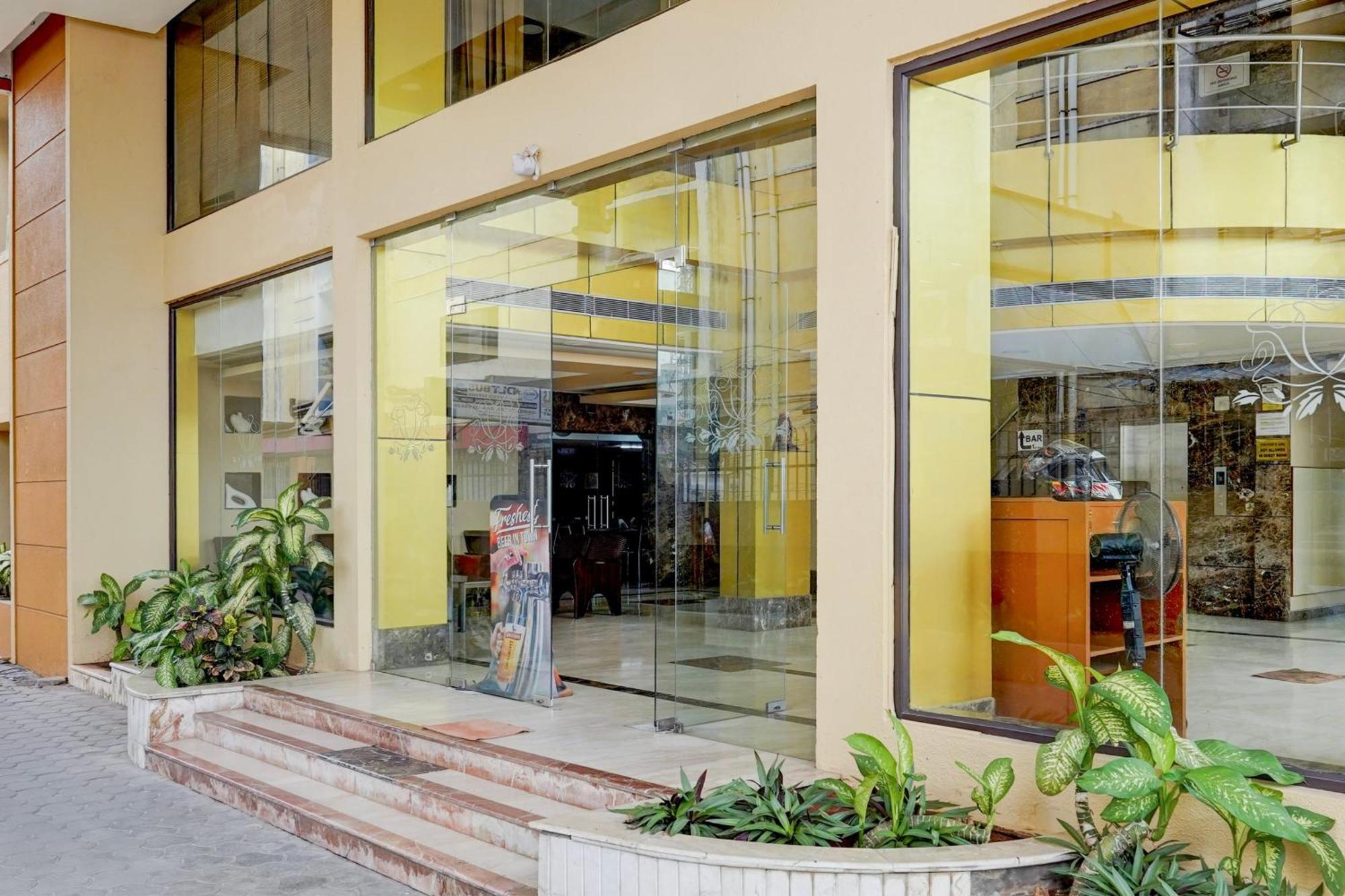 Super Townhouse Koyambedu Hotel Chennai Exterior foto