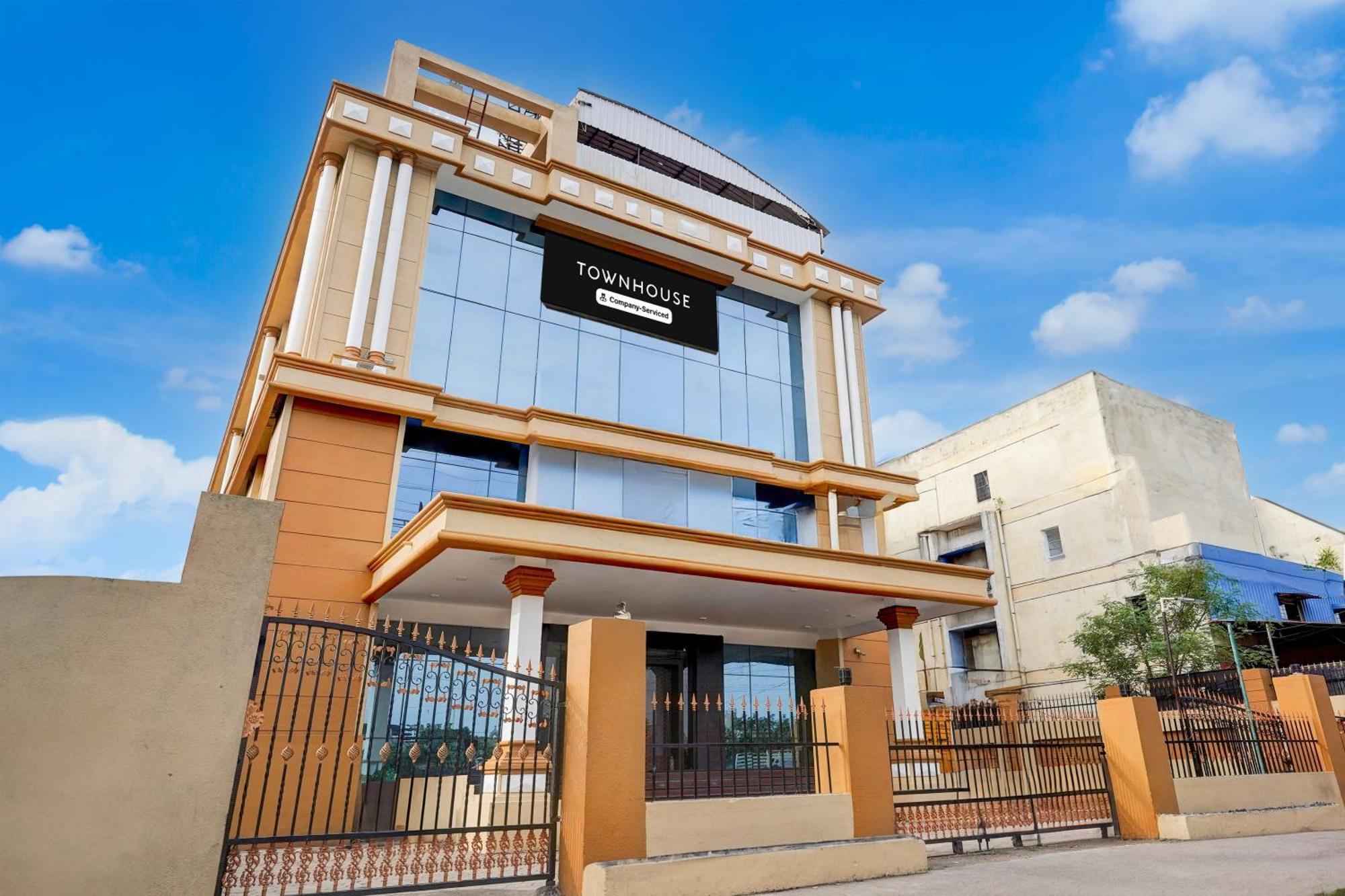 Super Townhouse Koyambedu Hotel Chennai Exterior foto