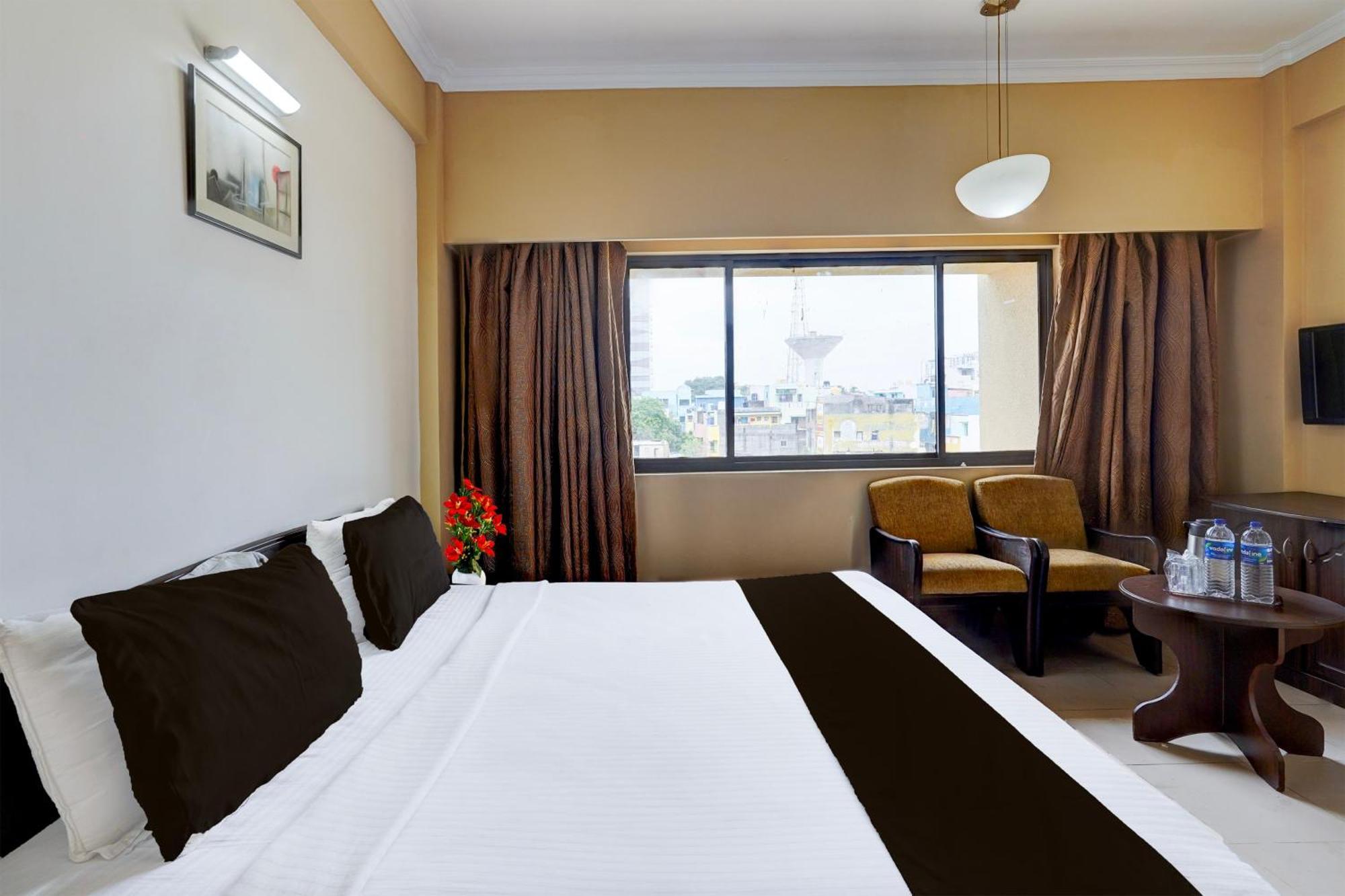 Super Townhouse Koyambedu Hotel Chennai Exterior foto