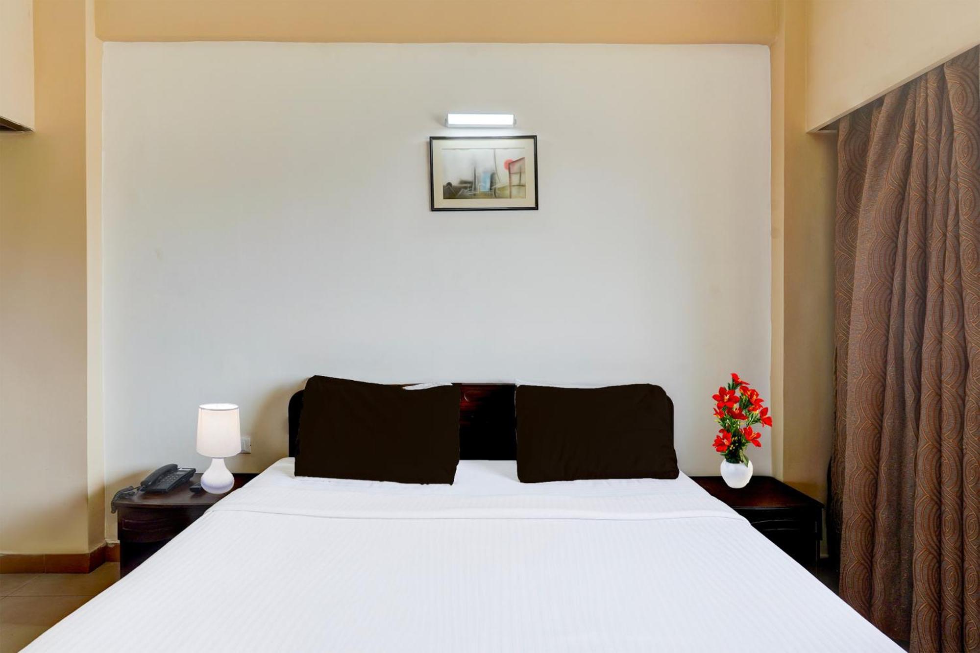 Super Townhouse Koyambedu Hotel Chennai Exterior foto