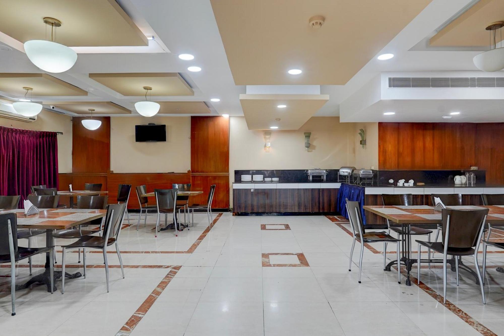 Super Townhouse Koyambedu Hotel Chennai Exterior foto