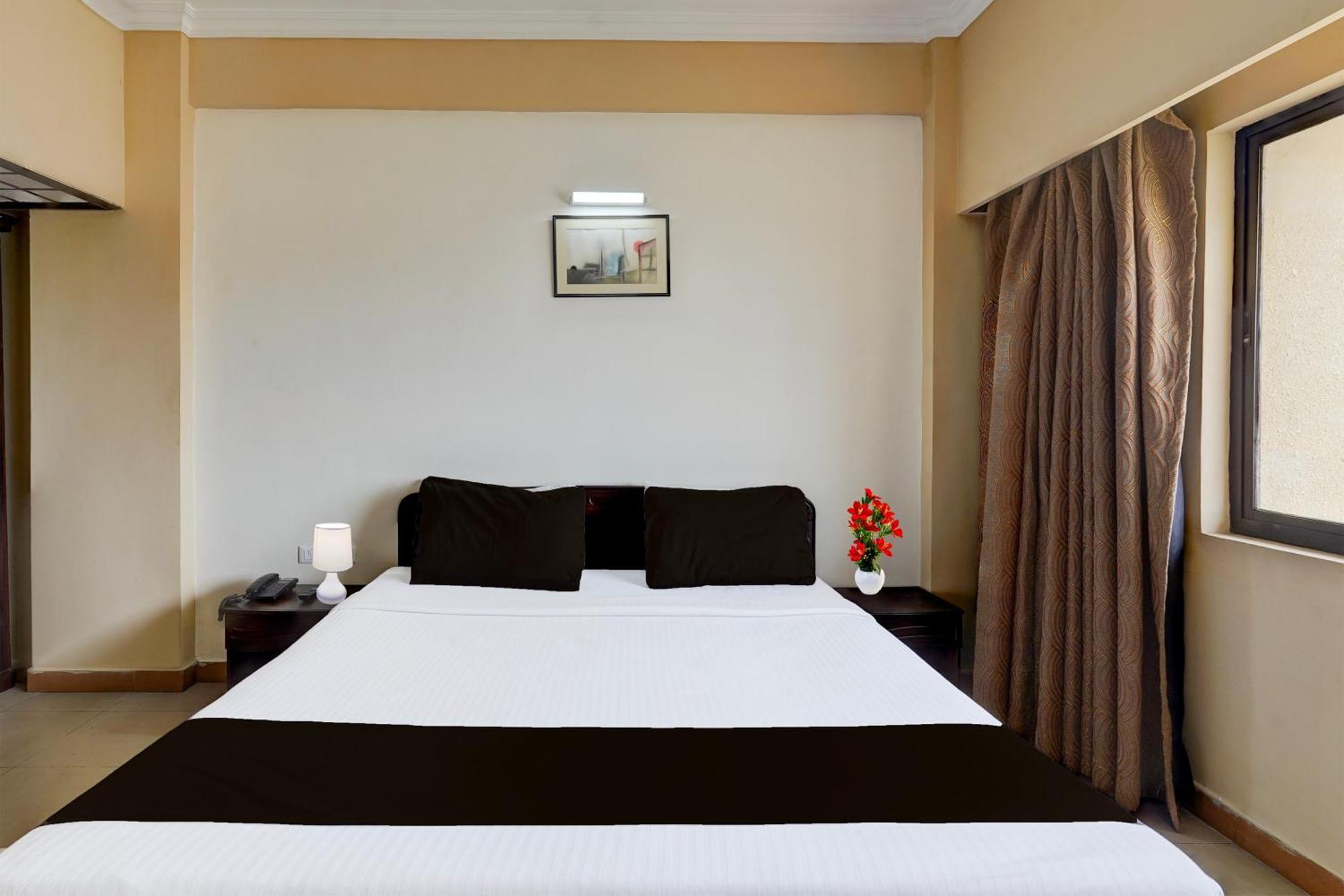 Super Townhouse Koyambedu Hotel Chennai Exterior foto