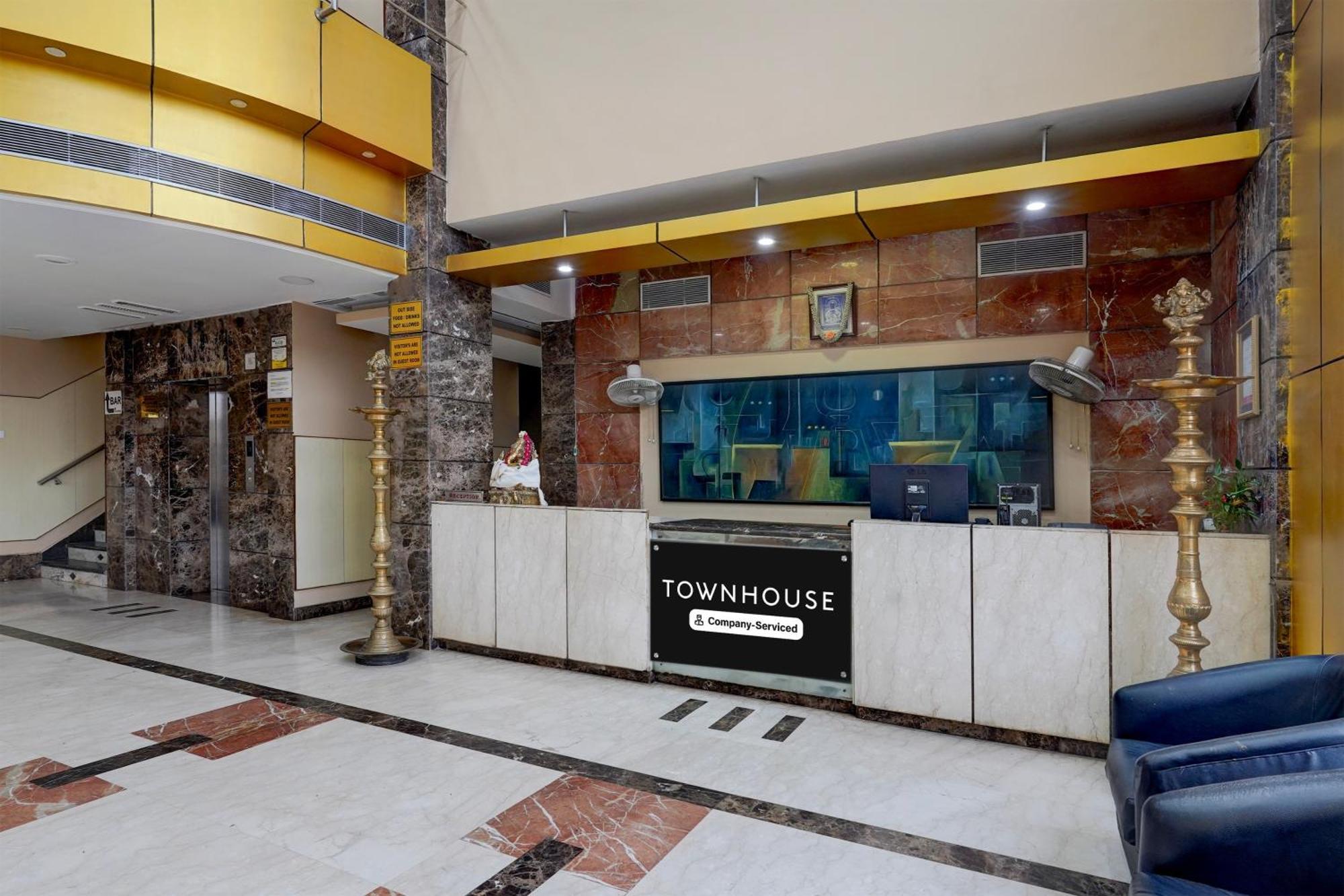 Super Townhouse Koyambedu Hotel Chennai Exterior foto