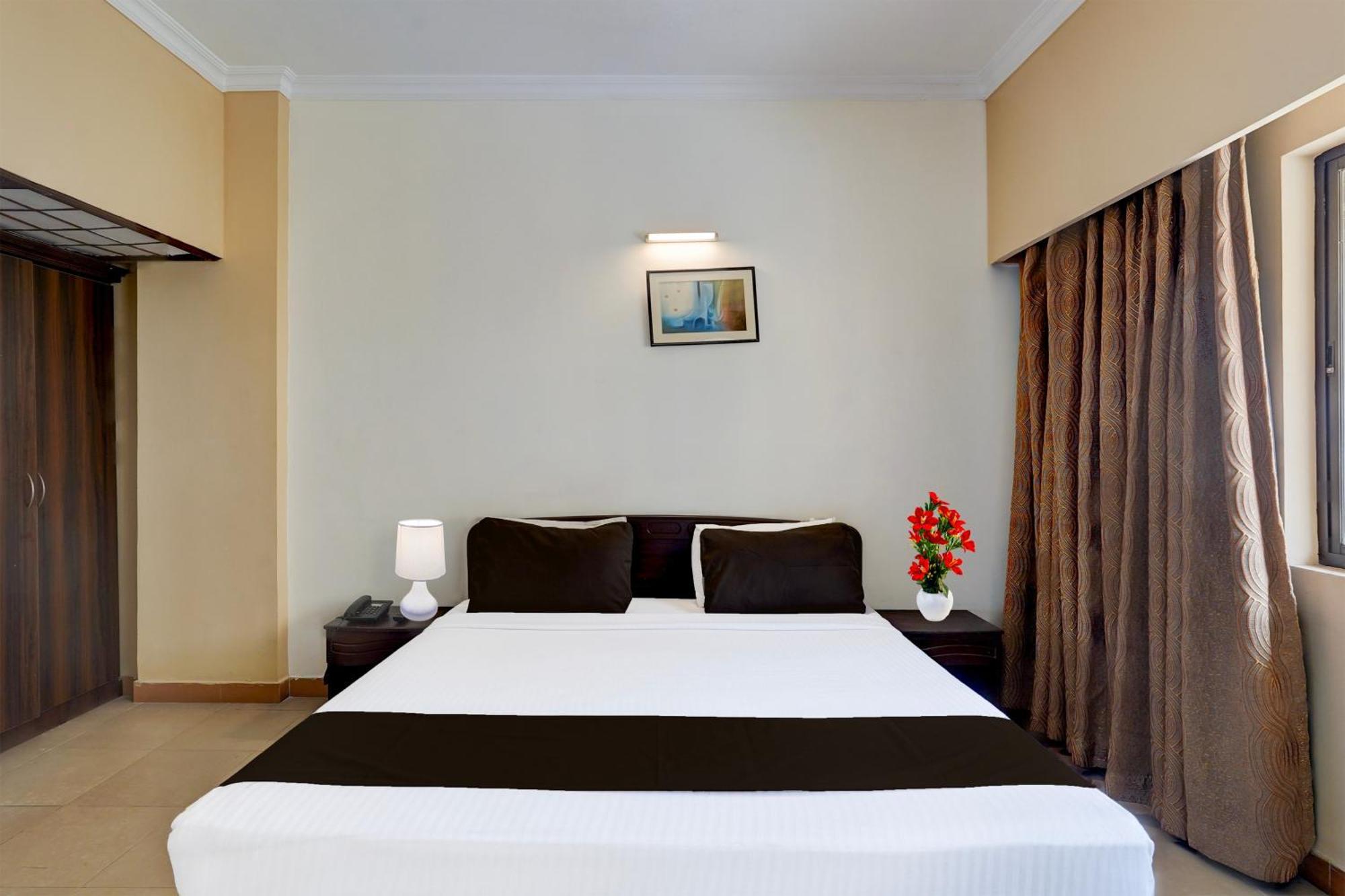 Super Townhouse Koyambedu Hotel Chennai Exterior foto