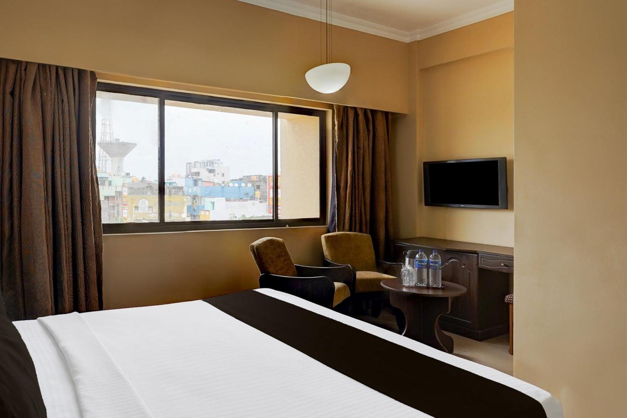 Super Townhouse Koyambedu Hotel Chennai Exterior foto