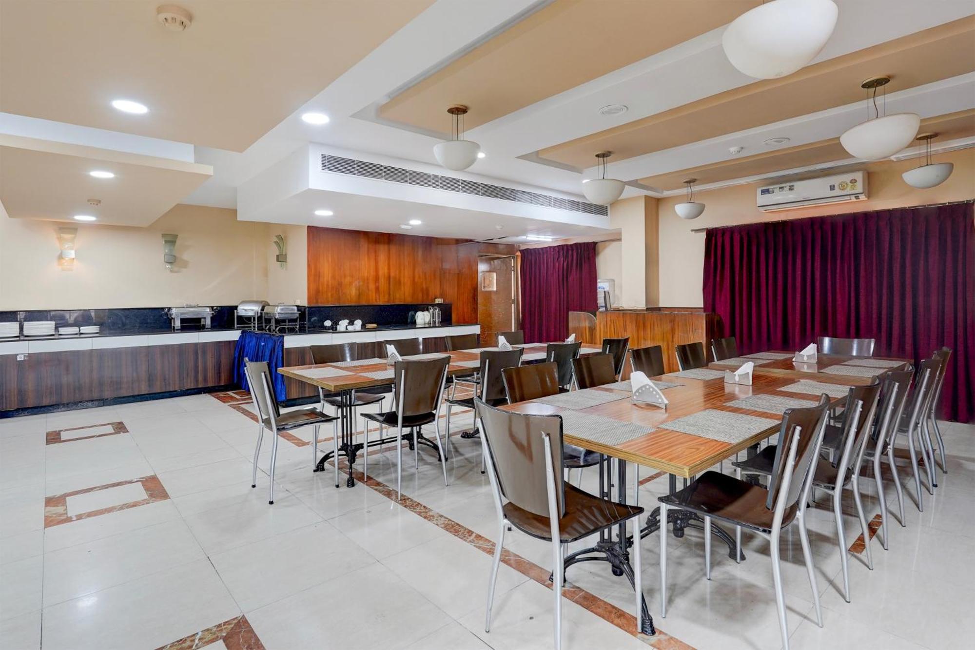 Super Townhouse Koyambedu Hotel Chennai Exterior foto