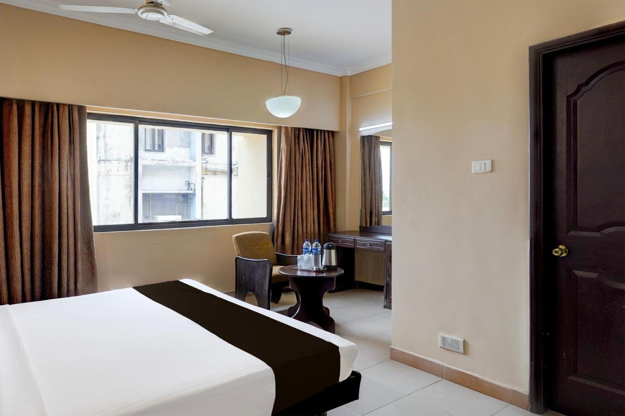Super Townhouse Koyambedu Hotel Chennai Exterior foto