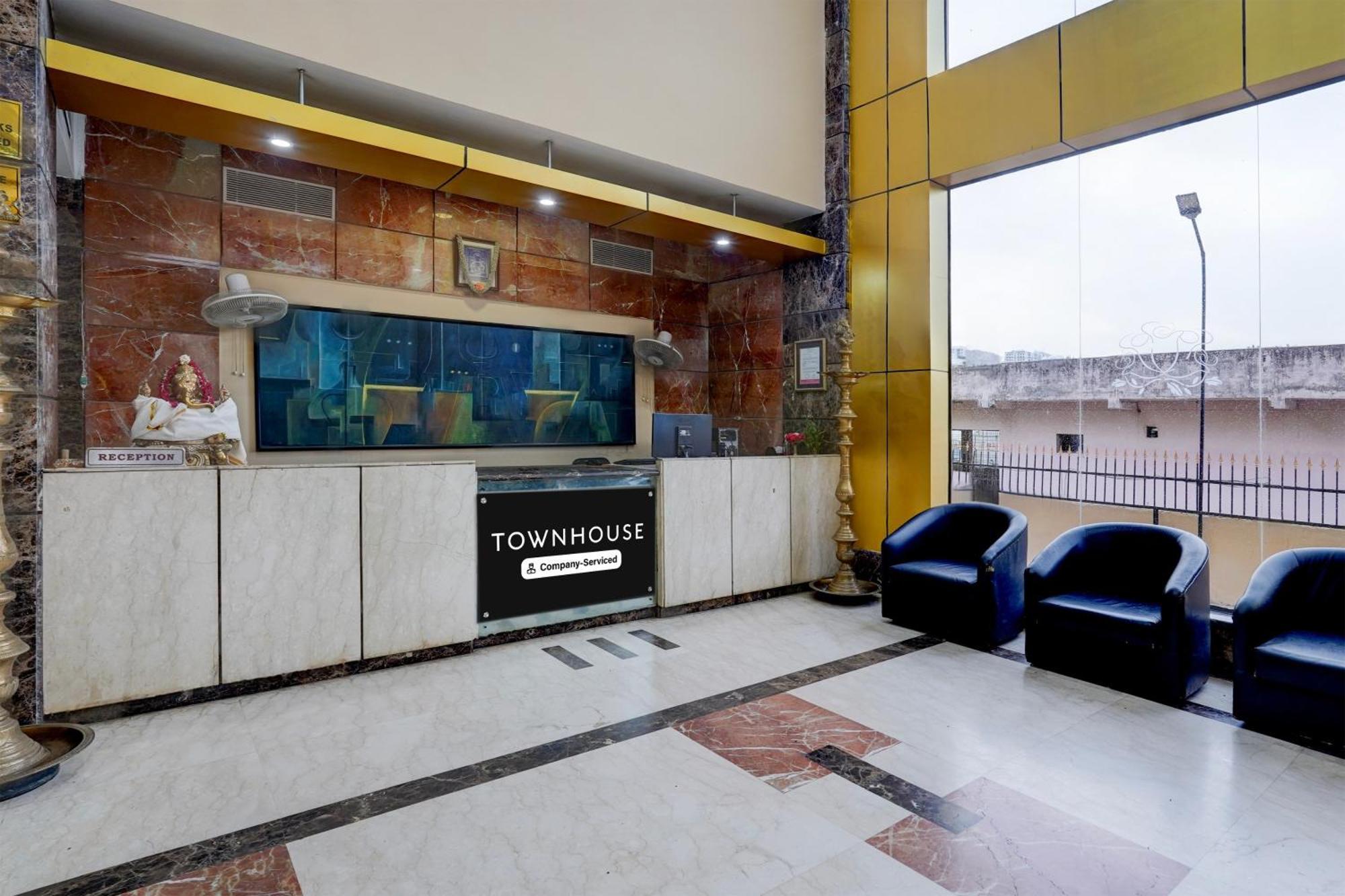 Super Townhouse Koyambedu Hotel Chennai Exterior foto