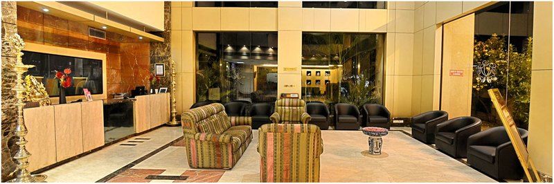Super Townhouse Koyambedu Hotel Chennai Exterior foto