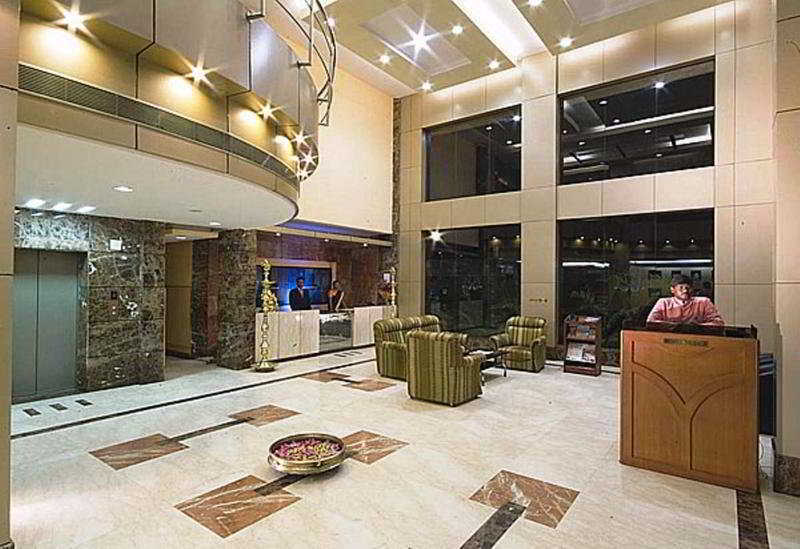 Super Townhouse Koyambedu Hotel Chennai Exterior foto