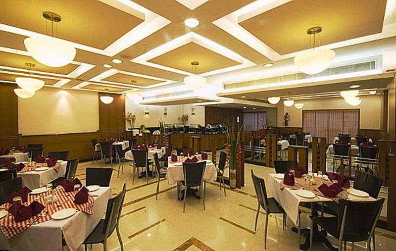 Super Townhouse Koyambedu Hotel Chennai Exterior foto