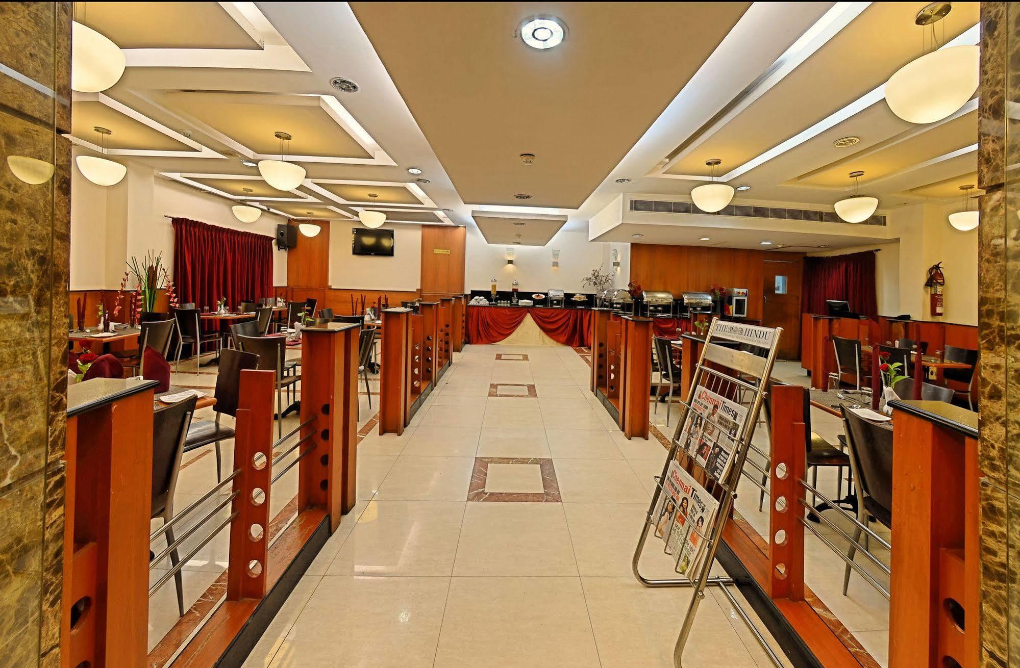 Super Townhouse Koyambedu Hotel Chennai Exterior foto