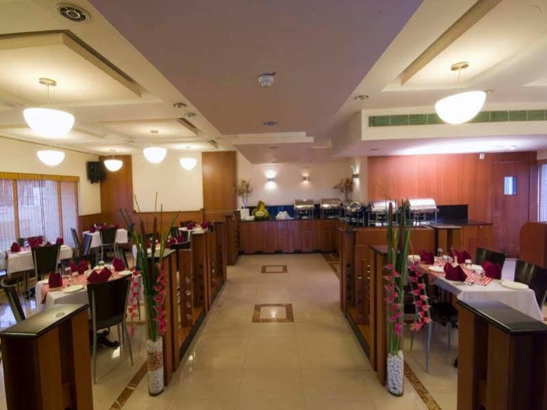 Super Townhouse Koyambedu Hotel Chennai Exterior foto